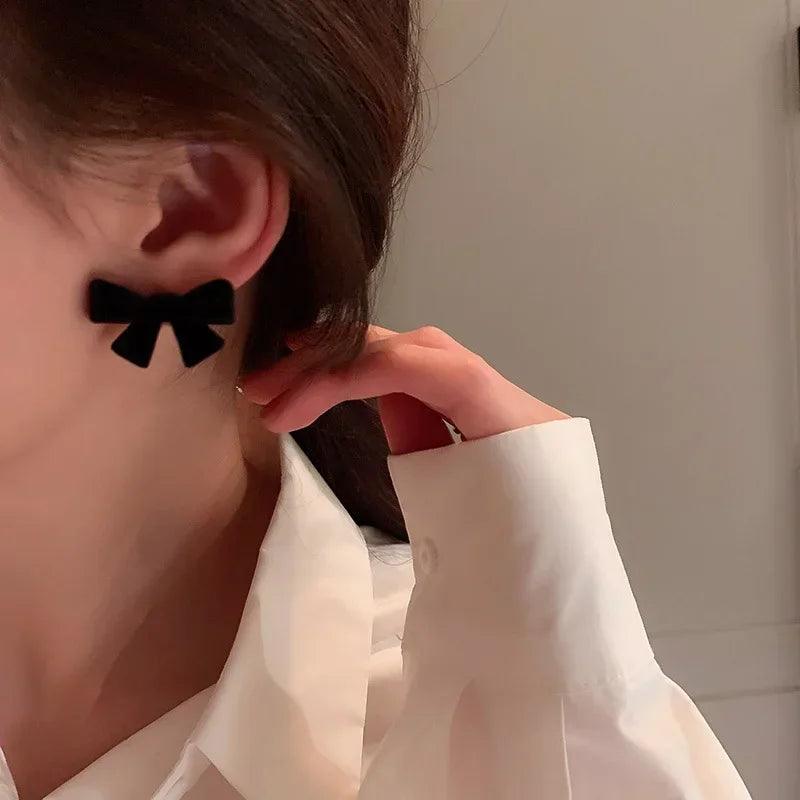 Black Velvet Bowknot - AdDRESSingMe