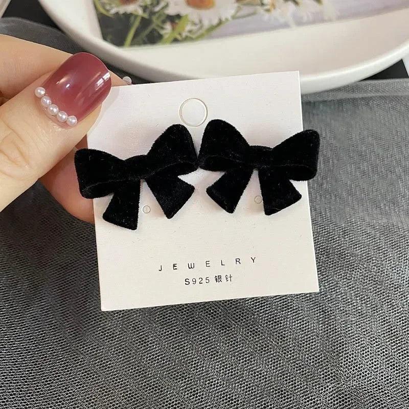 Black Velvet Bowknot - AdDRESSingMe